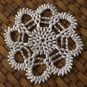 Cowry shell trivet
